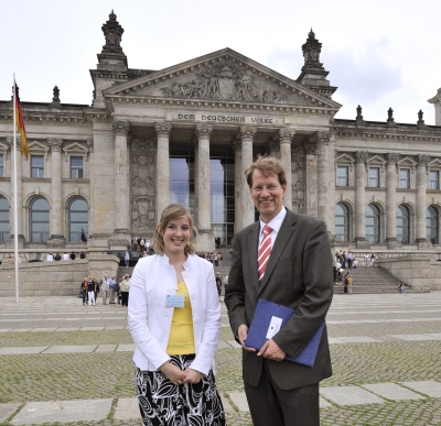 Sarah-Lena Menken bei Gero Storjohann im Parlament - Bild